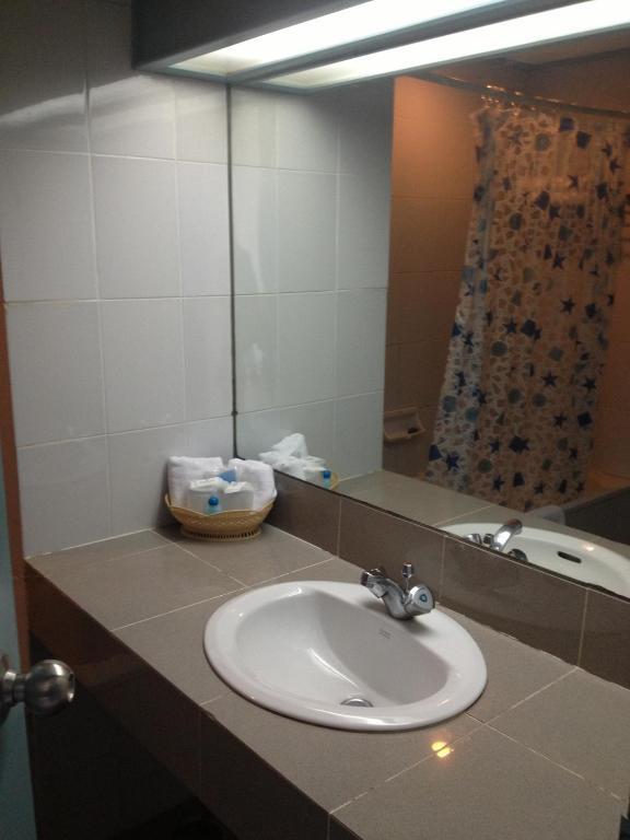 Hotel Sinthavee Phuket Zimmer foto