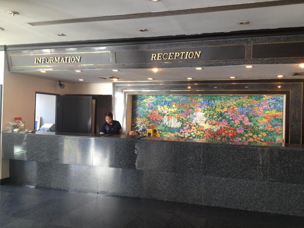 Hotel Sinthavee Phuket Exterior foto